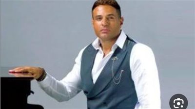 محمد نور يحتفل بتحقيق أغنية 