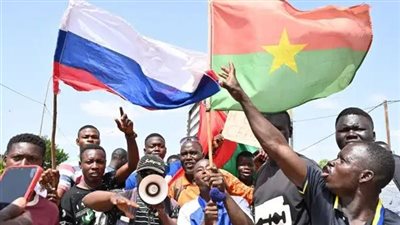 المجلس العسكري يتهمها بمحاولة التدخل عسكريا.. آخر تطورات أزمة النيجر وفرنسا