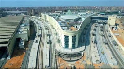 وزير النقل يتفقد محطة قطارات صعيد مصر قبل الافتتاح الرئاسي