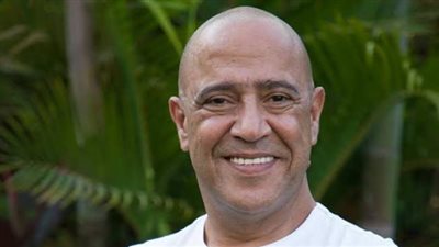 في عيد ميلاده.. اشرف عبدالباقي ينتفض للمسرح ويغير مساره