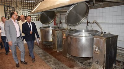 لهذا السبب.. رئيس جامعة حلوان يتفقد مطعم الجامعة المركزي