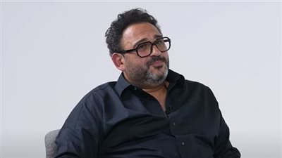 أولادي نقطة ضعفي.. تعرف على أبرز تصريحات أكرم حسني