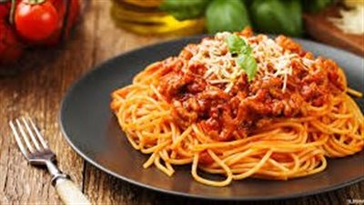 وجبة لا تحتاج وقت.. سر المكرونة السريعة بالصلصة على الطريقة المنزلية