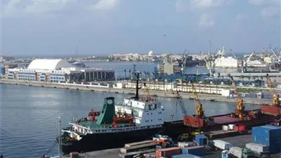 ميناء دمياط: تداول 39 سفينة حاويات وبضاعة عامة 