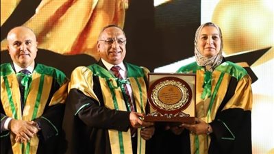 تكريم رئيس قضايا الدولة في حفل تخرج 