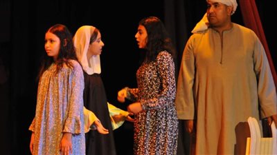 في يومه الثاني.. قصور الثقافة تقدم العرض المسرحي 