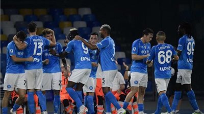 نابولي يعود بريمونتادا مثيرة أمام جنوى في الكالتشيو 