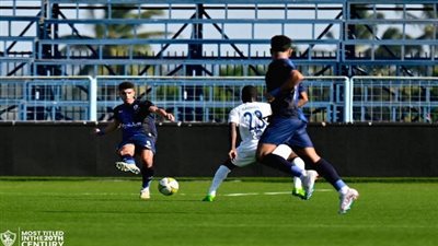 طاقم حكام مواجهة الزمالك وبطل جيبوتي يتفقدون أرضية ستاد القاهرة