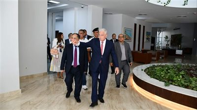 وزير المالية يتفقد الخدمات المقدمة بمبنى مجلس مدينة شرم الشيخ (صور)