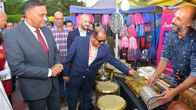 محافظ الدقهلية: الهدف من إقامة المعارض هو إتاحة الفرصة أمام صغار المنتجين لتسويق منتجاتهم