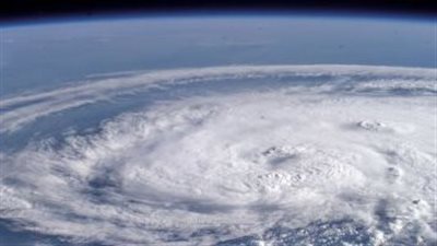 أستاذ دراسات بيئية يكشف سبب شعورنا بتأثير ظاهرة النينيو هذا العام (فيديو)