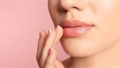 بدلا من الحقن.. طرق طبيعية لتوريد الشفاه