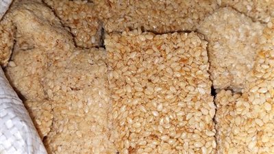 ضبط 20 ألف عبوة حلوى المولد يشتبه في عدم صلاحيتها للاستهلاك الآدمي بطنطا (صور)