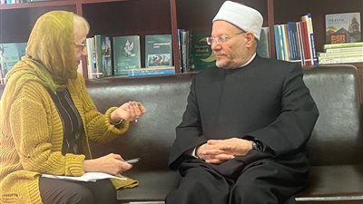 مفتي الجمهورية: الإسلام لا يتخذ موقفًا سلبيًّا ولا عدائيًّا من أيِّ دين أو ثقافة