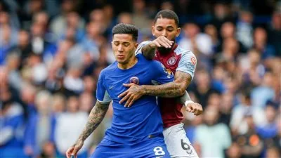 تشيلسي يواصل نزيف النقاط ويسقط أمام أستون فيلا في الدوري الإنجليزي