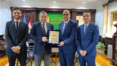 رئيس جامعة الإسكندرية: حريصون على القيام بالأنشطة التي من شأنها تأهيل الطلاب لسوق العمل