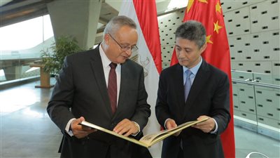 مكتبة الإسكندرية تستقبل إهداءات من كتب الرئيس الصيني 