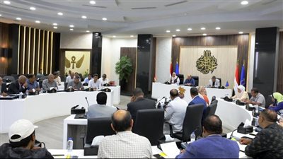 قبل بداية الدراسة.. محافظ أسوان يشدد على تجهيز المدارس وتلافى كافة الملاحظات