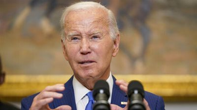 عاجل.. الرئيس الأمريكي يقرر بناء جدار على حدود المكسيك