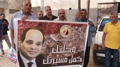 المئات يتوافدون على مكاتب الشهر العقاري بالقليوبية لتوثيق توكيلات تأييد الرئيس