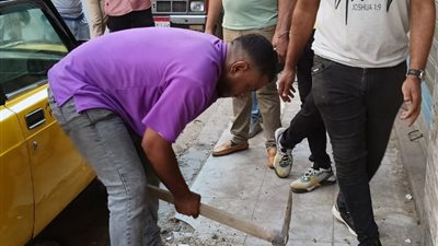 إزالة التعديات المقامة على شبكة مياه الشرب في الإسكندرية (صور)