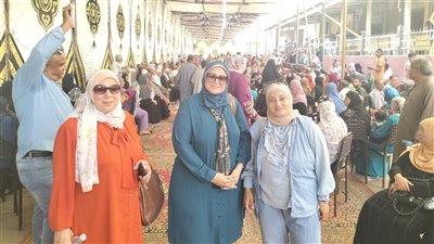  تزاحم شديد على مقار الشهر العقاري بالمنوفية لتحرير توكيلات للرئيس السيسي (فيديو)