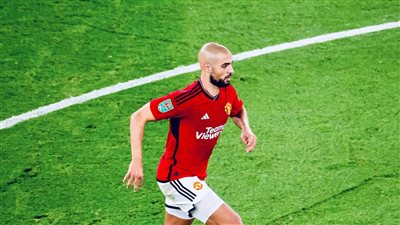 تين هاج يعلق على مشاركة أمرابط الأولى مع مانشستر يونايتد أمام نيوكاسل