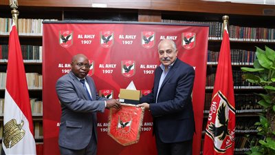 الأهلي يكشف تفاصيل زيارة وزير الرياضة التنزاني للتتش قبل مواجهة سيمبا