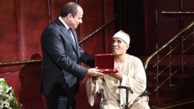 بعد تكريمه من السيسي.. من هو الشيخ عبد الفتاح الطاروطي؟