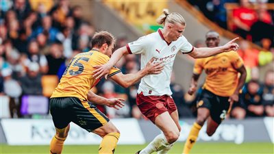 مانشستر سيتي يسقط أمام وولفرهامبتون بثنائية فادحة في الدوري الإنجليزي 