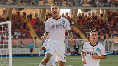 نابولي يكتسح ليتشي برباعية في الدوري الإيطالي 