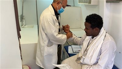 الكشف على 1370 مواطنا بالبحر الأحمر بقوافل حياة كريمة خلال شهر سبتمبر