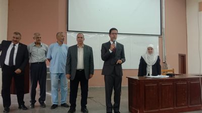 رئيس جامعة بنها يتفقد الدراسة في 3 كليات 