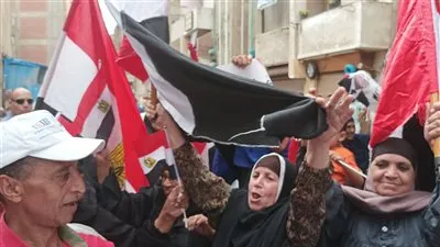 مسيرة نسائية لدعم وتأييد الرئيس السيسي في الغربية (صور)