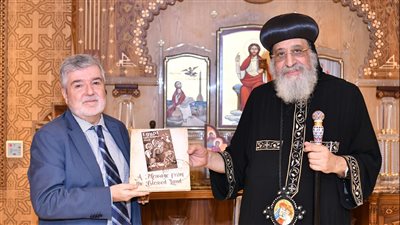 البابا تواضروس يستقبل سفير تشيلي بالقاهرة