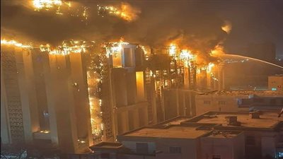 عاجل.. انهيار الواجهة الرئيسية لمبنى مديرية أمن الإسماعيلية بسبب الحريق 