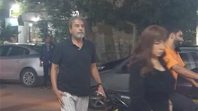 جمال عبد الناصر يقدم واجب العزاء في الفنان الراحل محمد فريد 