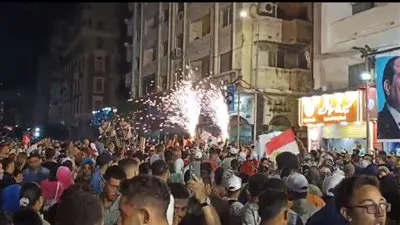 بالألعاب النارية.. مواطنون يعلنون تأييدهم للرئيس السيسي في القائد إبراهيم بالإسكندرية 