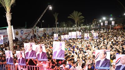 ألعاب نارية.. فرحة عارمة واحتفالات ببورسعيد لحظة إعلان الرئيس ترشحه للانتخابات الرئاسية