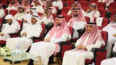 أمين عام مكتبة الملك فهد الوطنية يزور جناح المكتبة المشارك في 