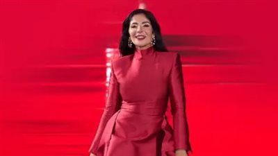 بعد أسبوع الموضة بباريس.. منى زكي تتصدر التريند