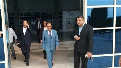 فريد زهران يجري الكشف الطبي الخاص بانتخابات الرئاسة بمعهد ناصر (صور)