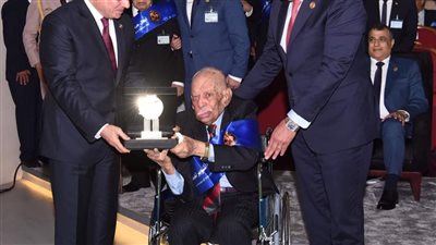 بعد تكريمه من الرئيس..مساعد سلاح الإشارة في حرب أكتوبر: ذكريات النصر لا تفارق ذهني