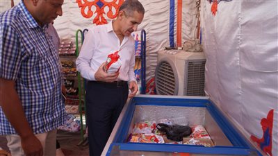 محافظ الغربية يتفقد منافذ ومعارض بيع السلع الغذائية بأسعار مخفضة (صور)