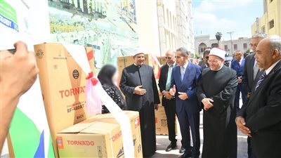 محافظ الغربية ومفتي الديار يسلمان جهاز عرائس لفتيات مقبلات على الزواج (صور)