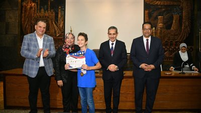 محافظ الغربية يكرم 19 طالب لفوزهم ببطولة الجمهورية الأولى لشطرنج المدارس (صور)