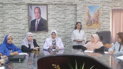 لهذا السبب.. وكيل التعليم بالجيزة تجتمع مع موجهي المواد الأساسية (صور)