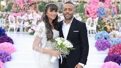 بحضور الأهل والأصدقاء.. الصور الأولى من حفل تامر عاشور ونانسي نور