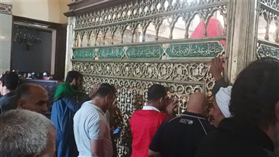 إقبال كبير على مقام السيد البدوي بطنطا (فيديو وصور)