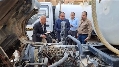 السكرتير العام بالجيزة يتفقد الحملة الميكانيكية بالطالبية للوقوف على كفائتها